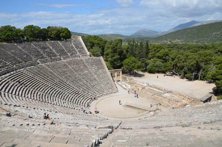 By Carole Raddato from FRANKFURT, Germany - The great theater of Epidaurus, designed by Polykleitos the Younger in the 4th century BC, Sanctuary of Asklepeios at Epidaurus, Greece, CC BY-SA 2.0, https://commons.wikimedia.org/w/index.php?curid=37881743